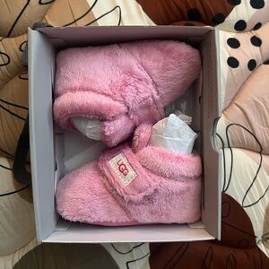 UGG Baby Booties in Soft Pink